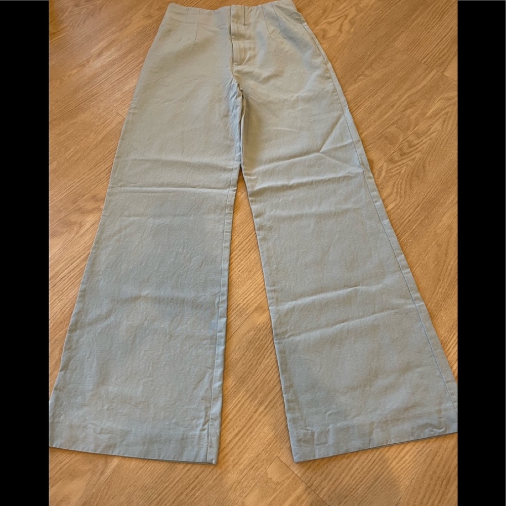 Zara High waisted wide leg pants. Light blue. Size XS
